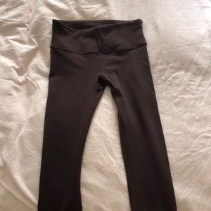 Lululemon Wunder Under size 4